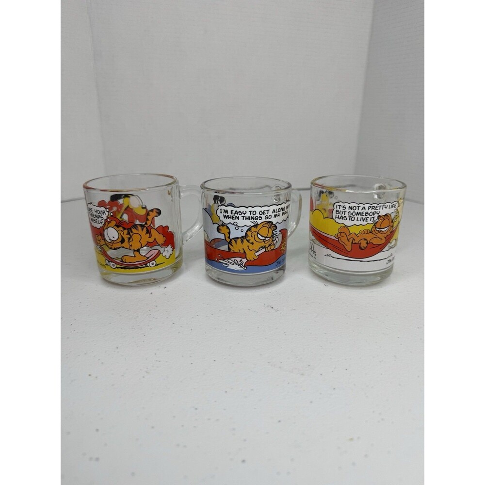 Vintage GARFIELD Glass mugs  - Set of 3 McDonald's Mugs - Jim Davis 1978.